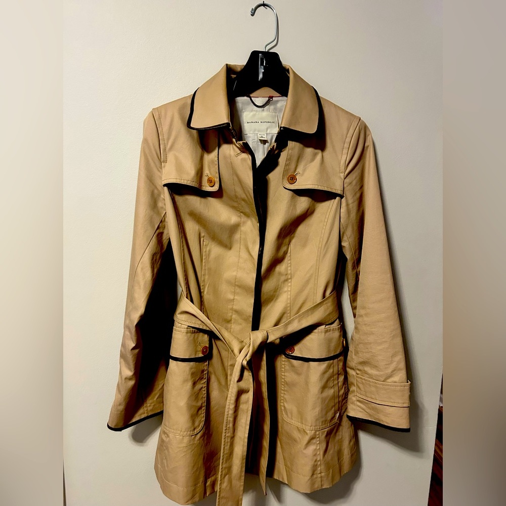Banana Republic- Trench Coat. Size: Petite Small Color: tan